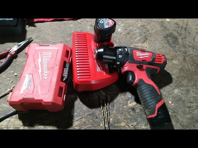 Taladro atornillador Milwaukee 2408-259a 