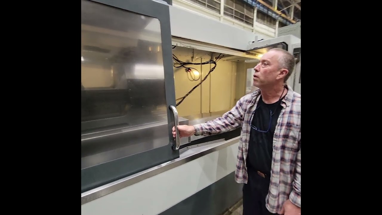 meifeiページ Haas VF-11/50 5-Axis CNC Vertical Machining Center - Machining