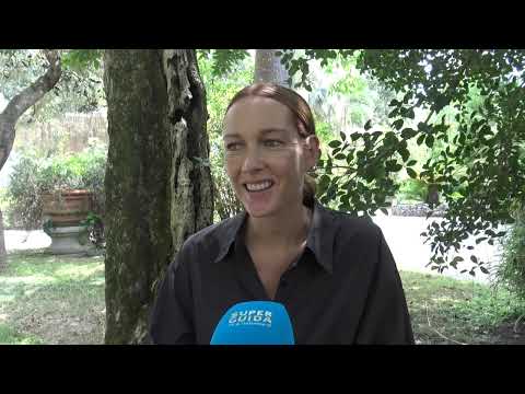 Video Cristiana Capotondi al Giffoni Film Festival presenta la serie tv MINERVA - LA SCUOLA di NETFLIX