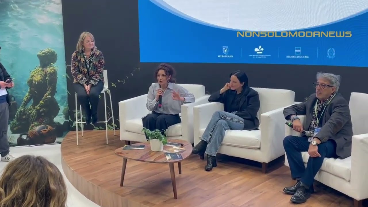 110226   BIT   Arisa al padiglione della Basilicata