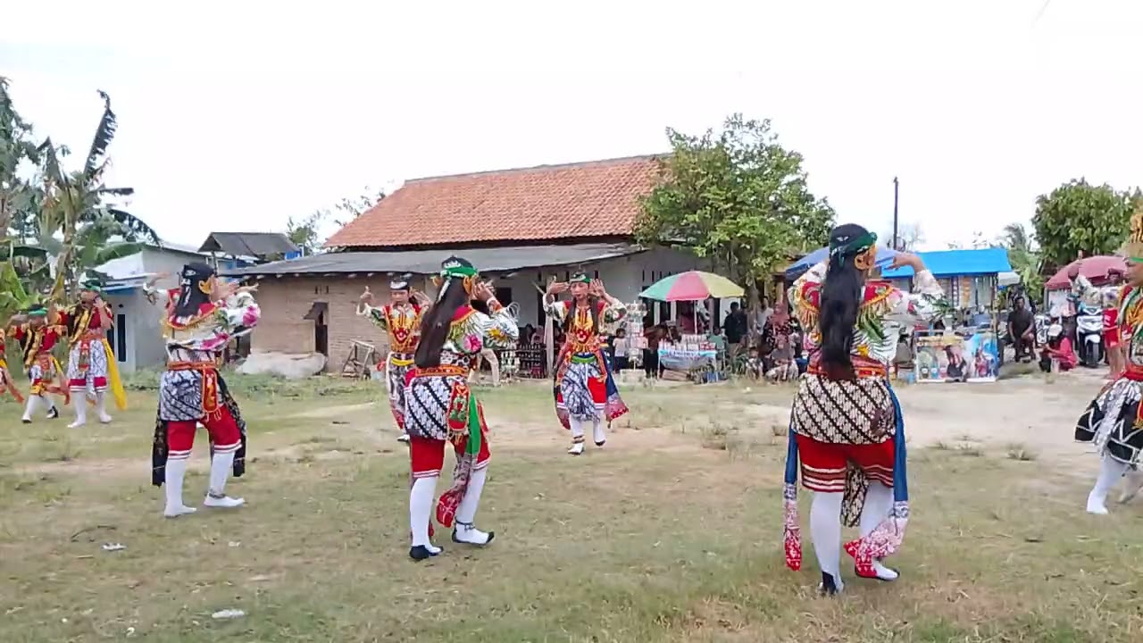 Jaranan putro ngesti Utomo terbaru sinden cantik bersuara merdu Gending tayub banyumasan gler angles