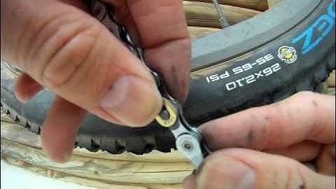 How to remove a SRAM Powerlink without tools in seconds (not suitable for PowerLOCK links)