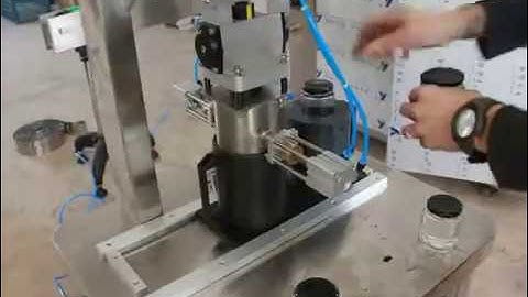 BZX 65 1 Glass Bottle Vacuum Capping Machine Two Tooling For Jar Vacuum Capper And Packager