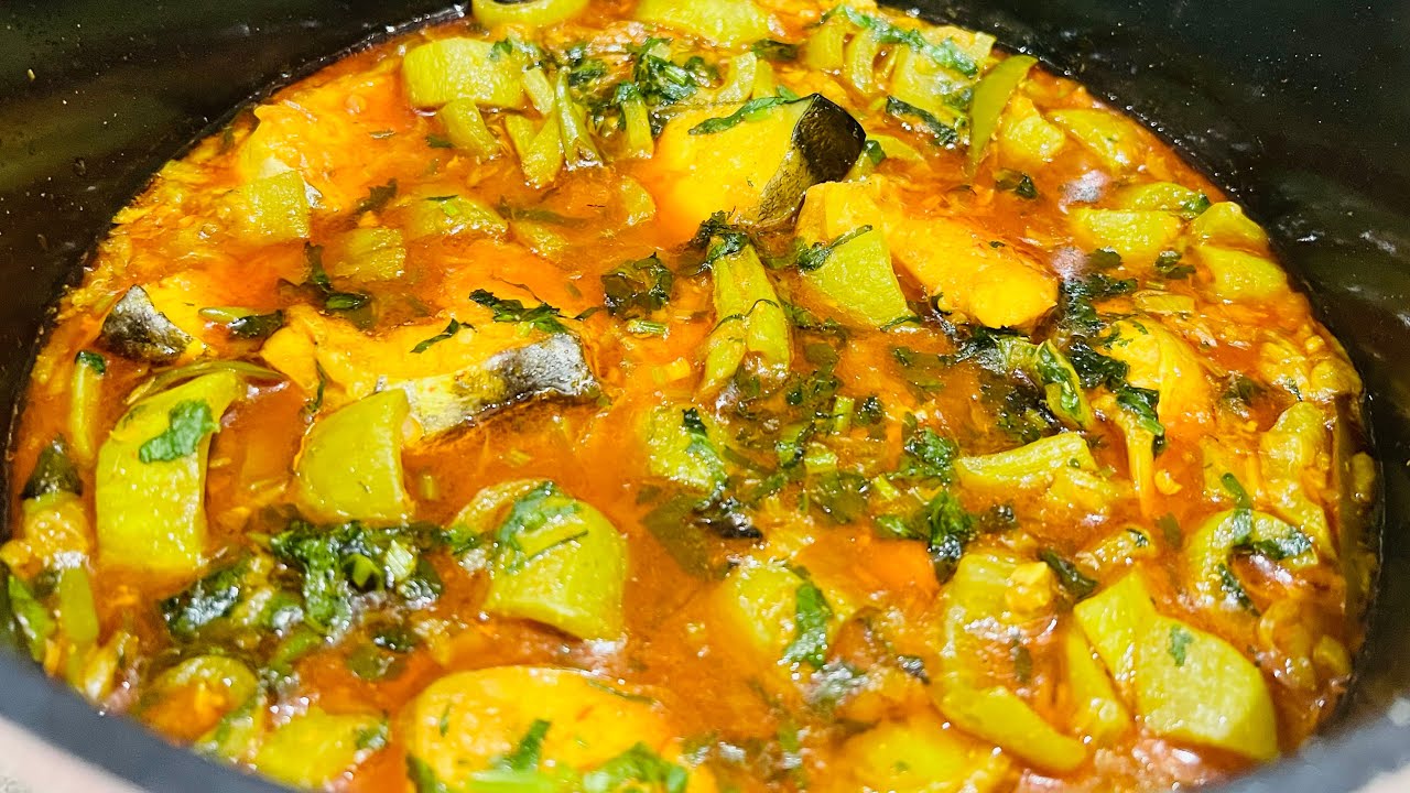 Традиционное рыбное карри Силхети