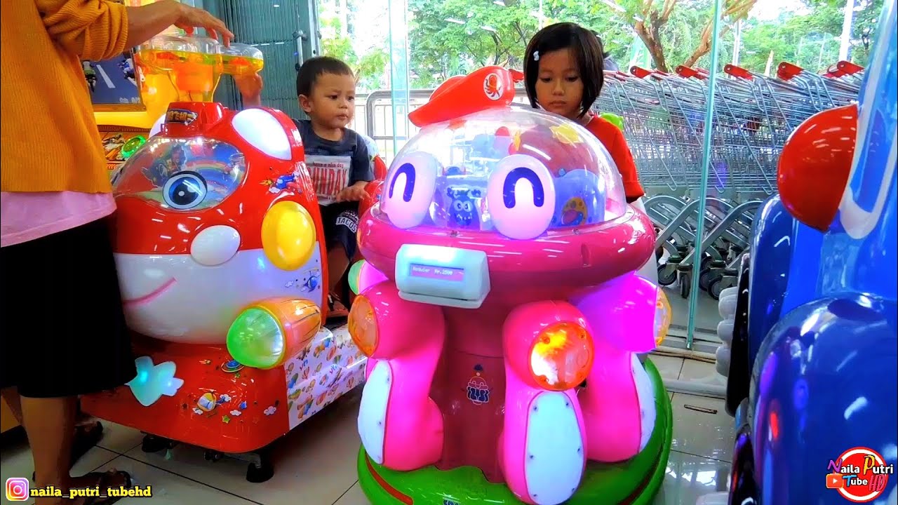 Bermain di SKY games swalayan - Naik odong-odong koin dan bermain dingdong bersam ayah