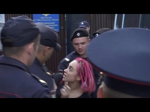 Video: Waar Wordt Pussy Riot Van Beschuldigd?