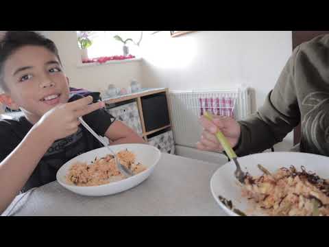 Makan nasgor sambil Q&A sama Andrei