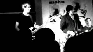 Video thumbnail of "MOHN - Du musst zuhause sein (live)"