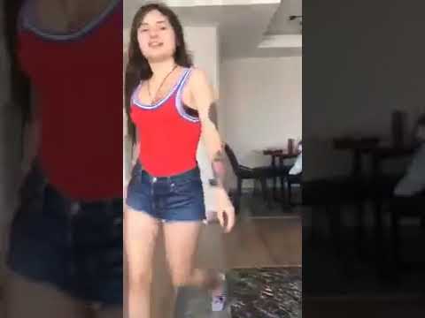 Şortu Çıkarıp #Periscope'da #Twerk Yapıyor