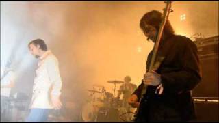 KASABIAN - Club Foot (Glastonbury 2005)
