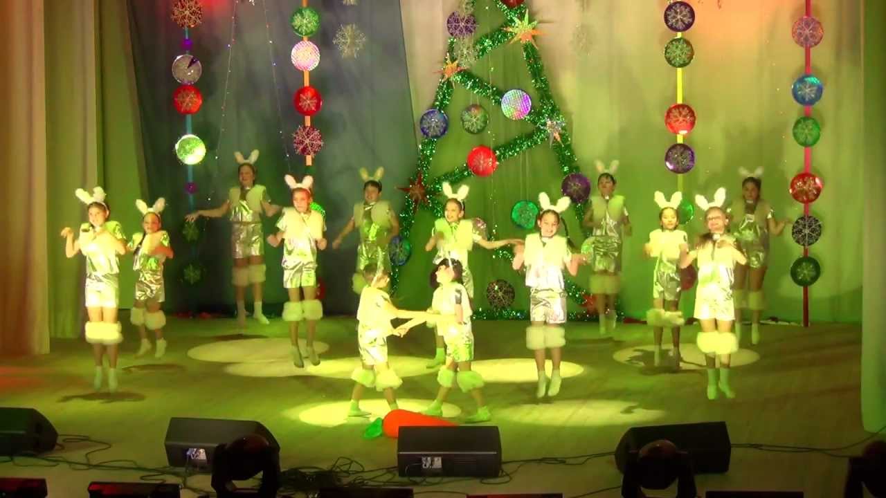 12 12 Тяжин РДК Новогодний концерт 07 Тусовка зайцев