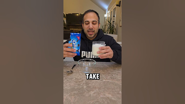 How to eat mini Oreos #shorts #funnyvideos @Oreo