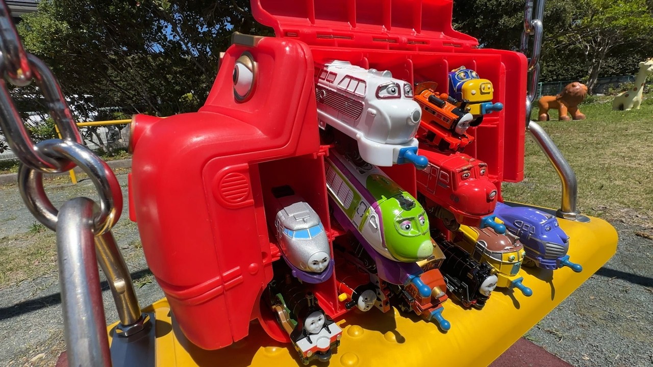 Chuggington Carry Case & Find, Store, and Play with in the Park