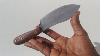 صنع سكين من نوع ال(Nessuk) للسلخ و التقطيع اللحوم