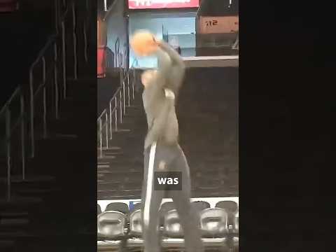 عندما يكتشف كوبي براينت خطأ جنوني ا في الحافة كرة السلة شورت استكشف كوبي براينت