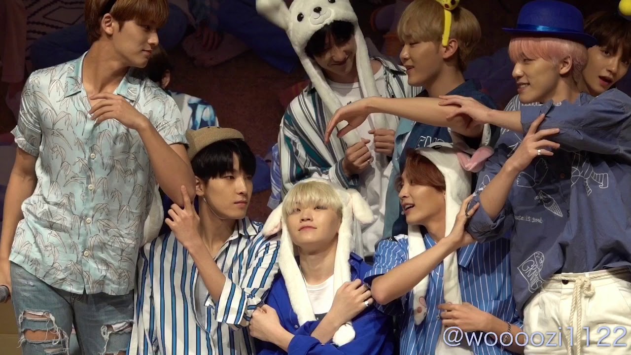 180728 일지아트홀팬싸인회 우리의 새벽은 낮보다 뜨겁다 우지