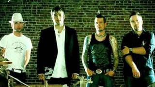 It only hurts by Default (lyrics) Peru .wmv