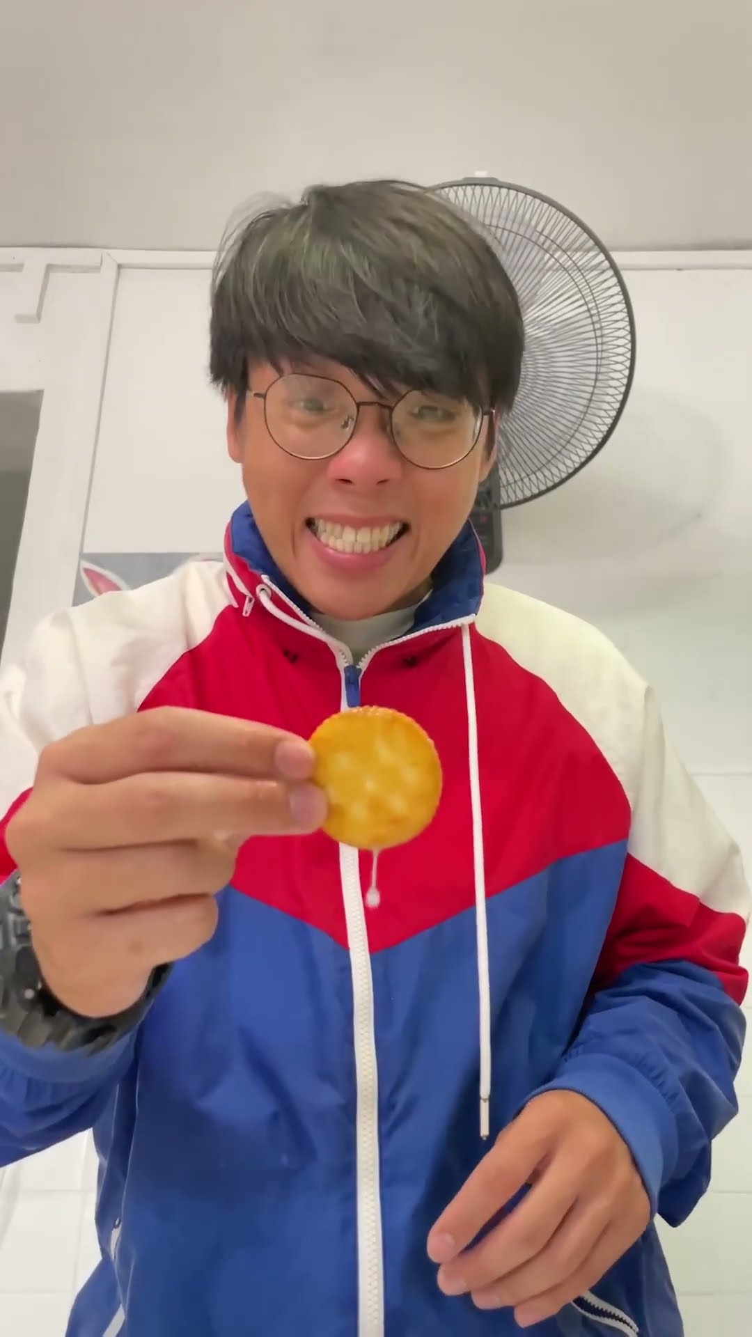 The FASTEST way to MAKE CHEESY CRACKERS! #shorts #mingweirocks