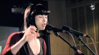 Video thumbnail of "Kimbra - "Two Weeks/ Head Over Heels""