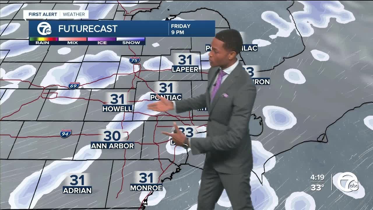 Snow showers tonight with colder temps - YouTube