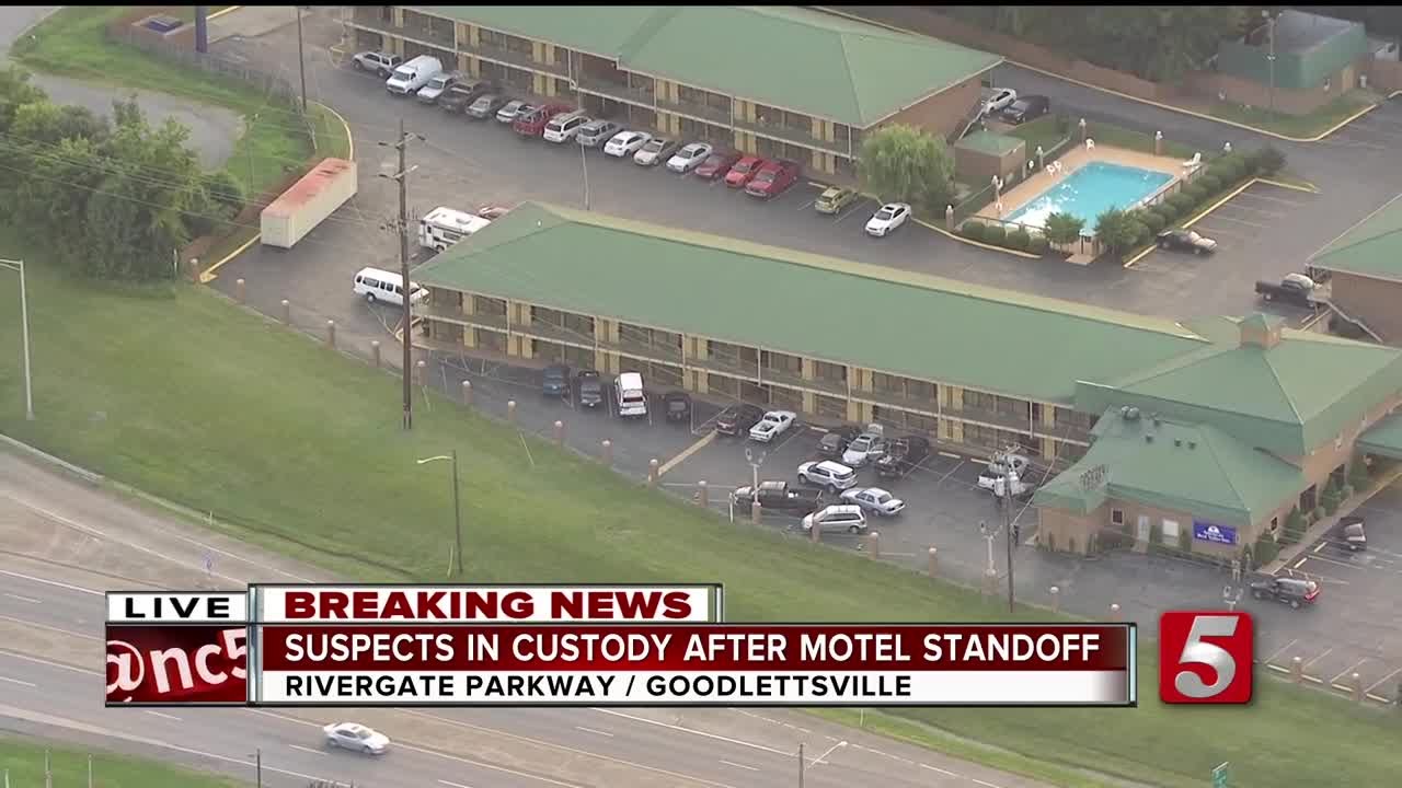 4 In Custody, Questioned After Hotel Barricade Situation - YouTube