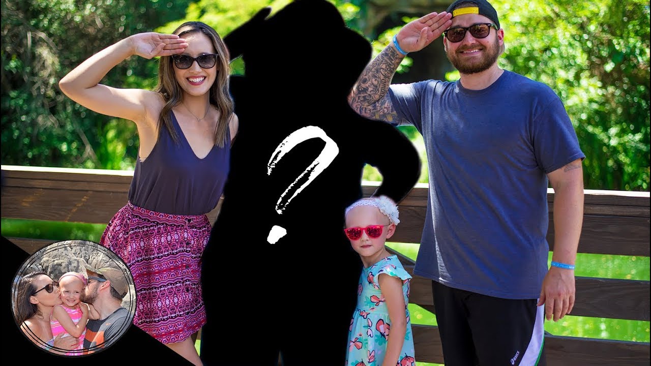 RARE MYSTERY CHARACTER RUNNING AROUND DISNEYLAND!! | DISNEYLAND VLOG #109