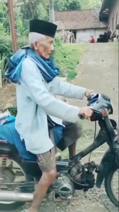 meme Viral bapak bapak belajar motor Nabrak #shorts #meme #viral