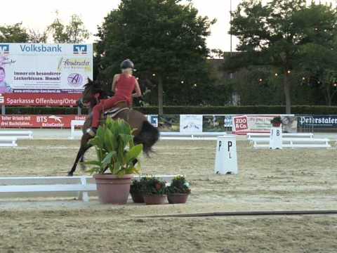 Barrel race, championnat européen Paso Fino - YouTube