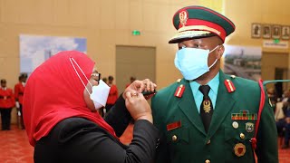 TAZAMA RAIS SAMIA AKIMVISHA CHEO MKUU MPYA WA MAJESHI JACOB JOHN MKUNDA