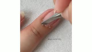 طريقة إزالة الجلد الميت من الأظافر