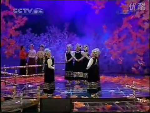 Ой цветет калина ( Oh, the Snowball tree in  blossom ) - chinese version