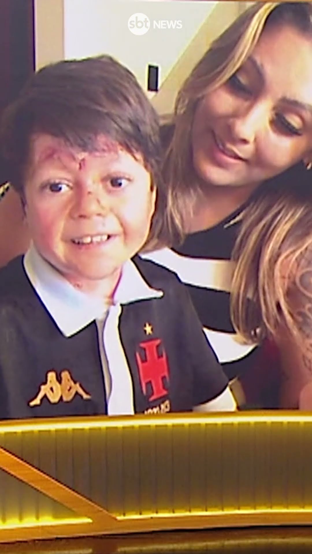 Torcedor do ano no FIFA The Best, Gui fala com o SBT