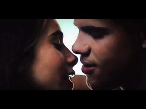 Taylor Lautner and Lily Collins Kissing