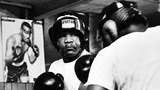 (RARE) George foreman sparring