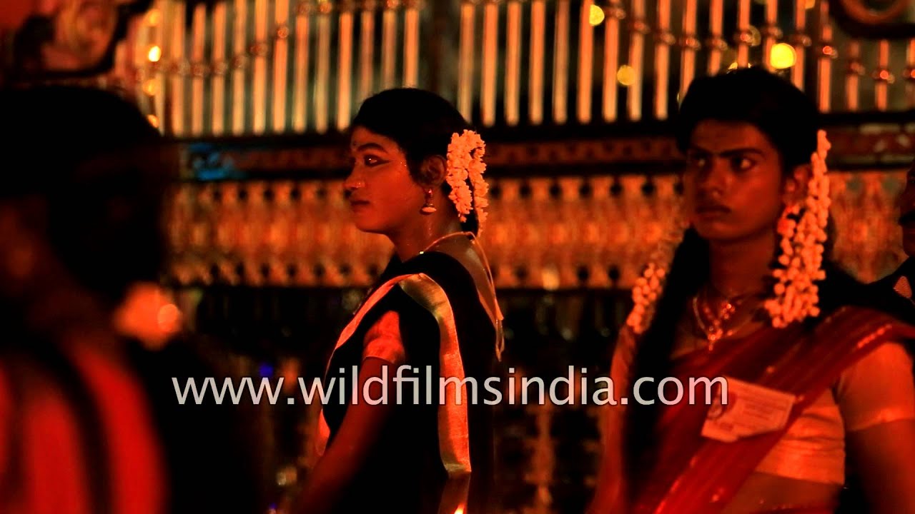 Unique festival of cross-dressing in South India Unique festival of cross-dressing in South India