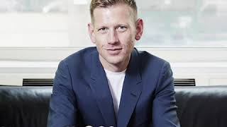 Paul Andrew, The English Fashion Designer