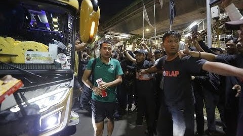 RESPECT!!! THE JAK KAWAL BUS PEMAIN PERSEBAYA SAAT MENUJU STADION PTIK // persebaya vs arema