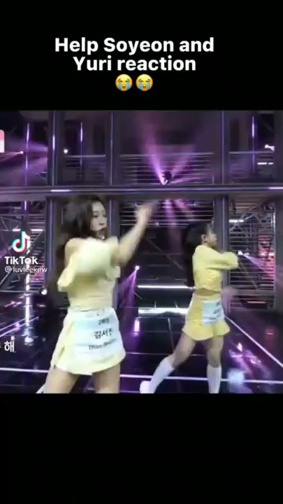 look at Soyeon 😭#myteenagegirl#soyeon#gidle#yuri#fyp#foryoupage