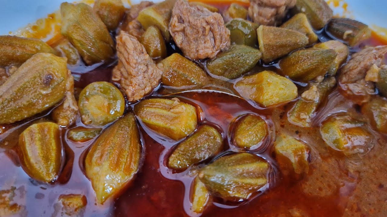 بامية باللحمة على الطريقة الحلبية - YouTube
