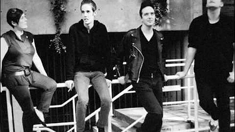 Glasvegas Its my own cheating heart that makes me cry & lyrics