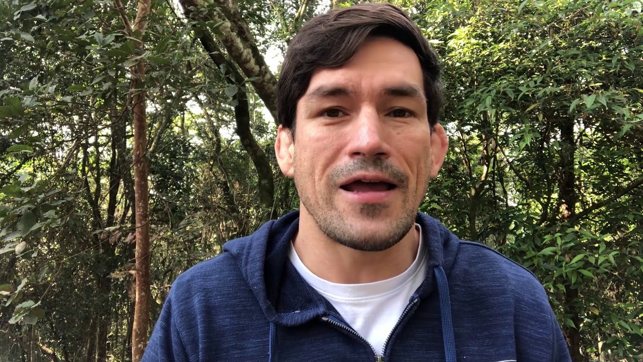 What is the best BJJ guard to don't get hit when fighting on the ground