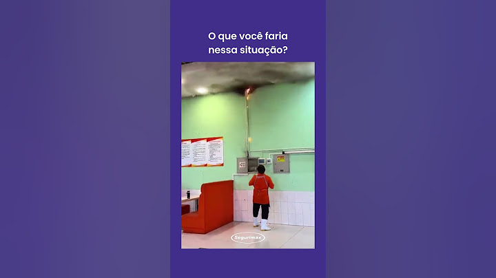 Tava pegando fogo e o cara foi colocar a mão!!! 😮😱 - O que você faria? #fogo #incendio #loucura