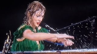 I recorded Taylor Swift SPLASHING the RAIN to crowd | Eras Tour Vlogs