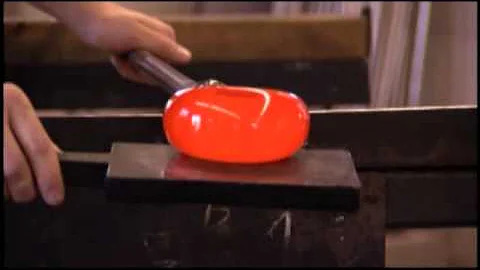 Janet Zug Glassblowing Part 1 (Crafting An America...