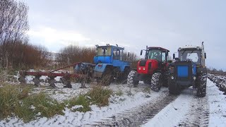 Три ХТЗ и один МТЗ-2022 завершают пахоту зяби в хозяйстве.