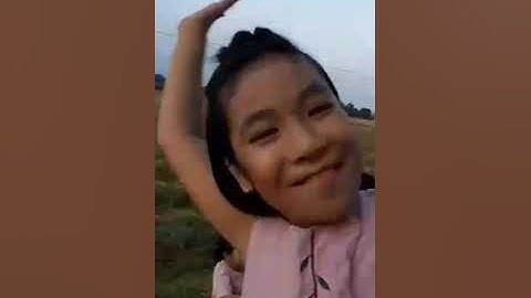 Tuổi thơ ùa về mùa gặt lúa quê tôi