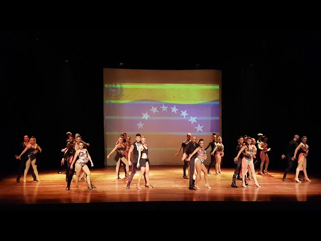Unificación de Bailarines de Venezuela en Homenaje a la Prof.  Xiomara Vasconcello. Coreografía de Jean Carlos Caballero