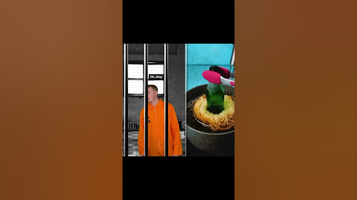 New Prisoner Tells A Joke