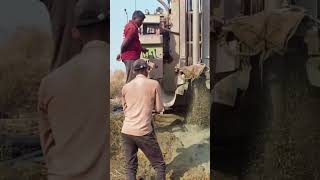 "1000 Feet Tak Zameen Ka Seena Cheer Diya 😱💥#shortsfeed #BorewellDrilling #DrillingMachine #1000Feet