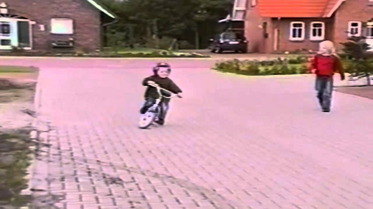 Kind fällt vom Rad D FahrradFAIL [von mir] YouTube
